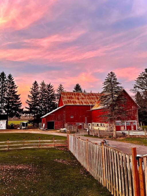 The Barns Of Brighton Near Prince Edward County Ngoại thất bức ảnh